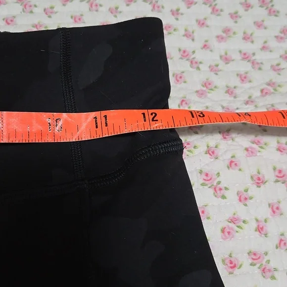 Lululemon camo leggings - Picture 11 of 16